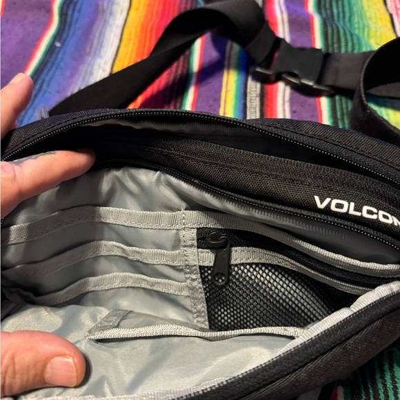 Volcom Fanny pack with 4 pockets - Picture 5 of 6